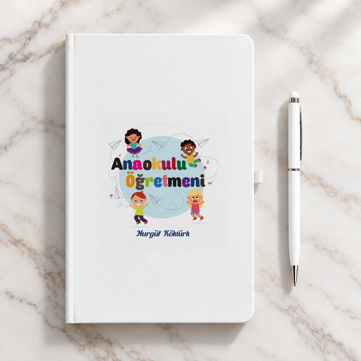 Anaokulu Öğretmeni isme özel Defter Kalem Seti ikinci görünüm