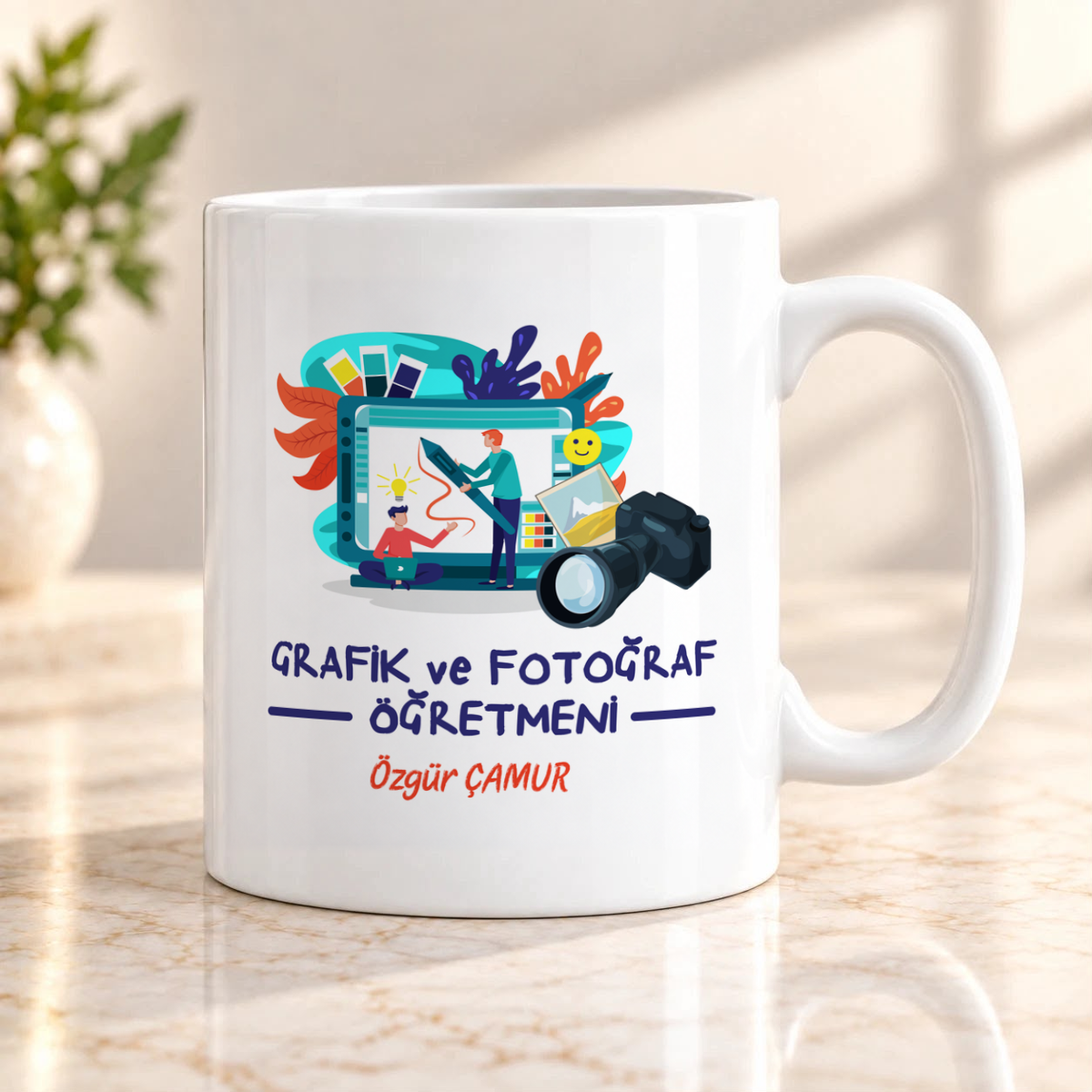 Grafik ve Fotoğraf Öğretmeni isme özel Kupa Bardak birinci görünüm