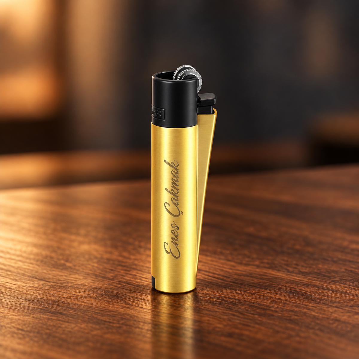 İsme özel altın metal Clipper çakmak, Enes Çakmak lazer kazıma örneği