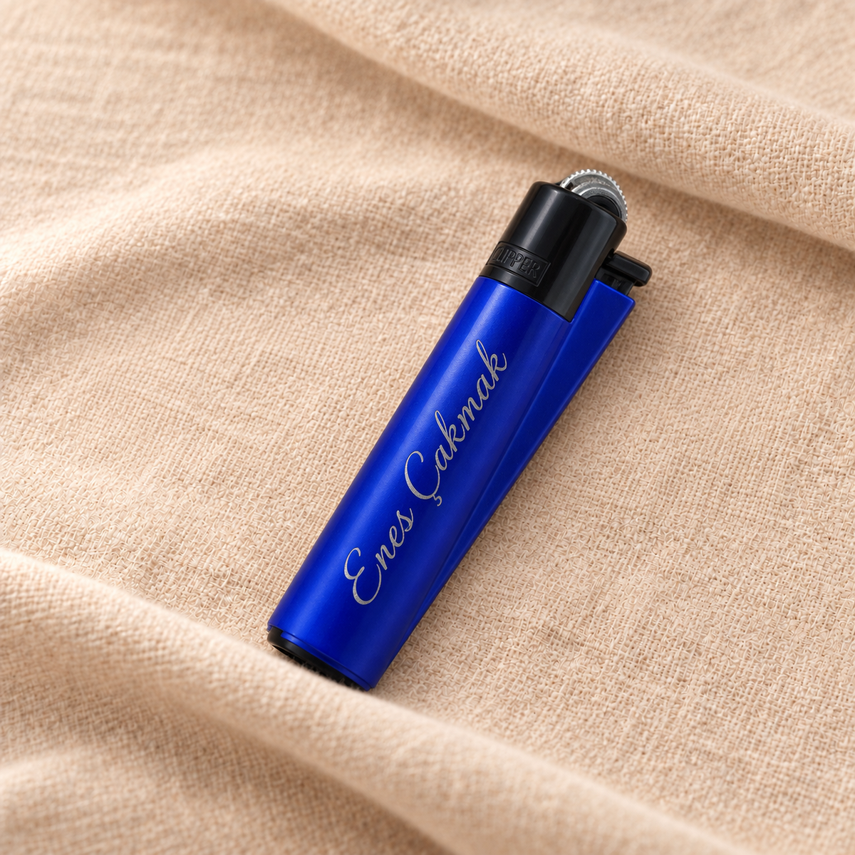 İsme özel lacivert metal Clipper çakmak, Enes Çakmak lazer kazıma örneği