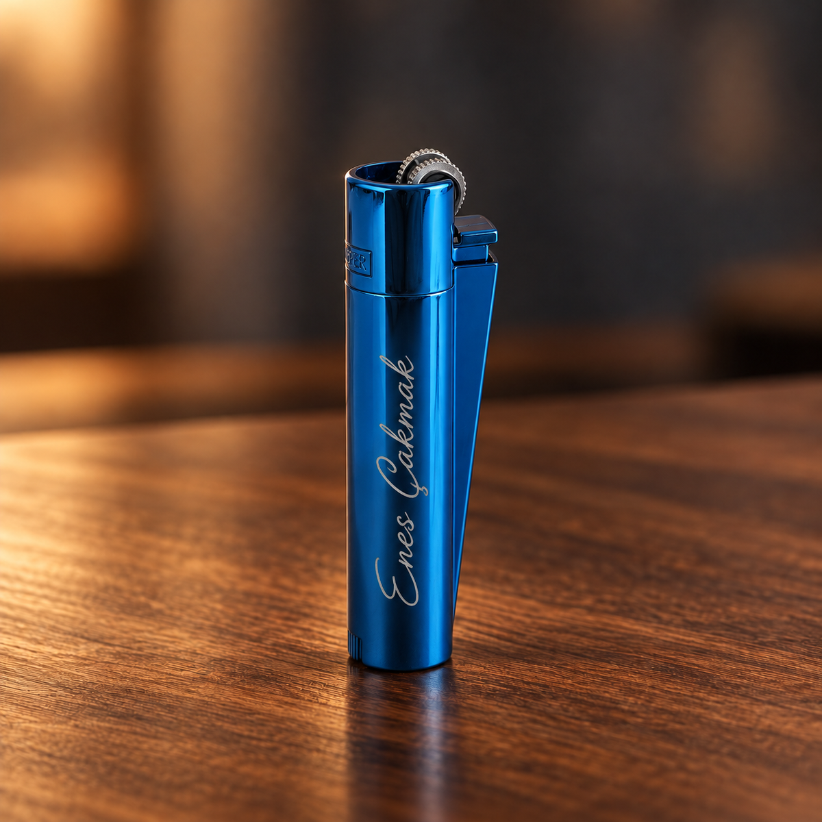 İsme özel Mavi metal Clipper çakmak, lazer kazıma örneği