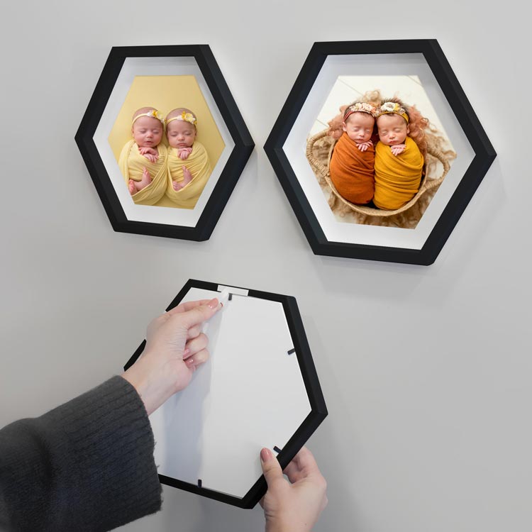 Yapışkanlı Sök Tak Altıgen Fotoğraf Çerçevesi – 3’lü Büyük Boy – ürün görünümü 2
